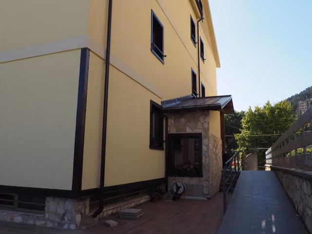 Edificio in Via Prato a Roccaraso con gli appartamenti I Narcisi