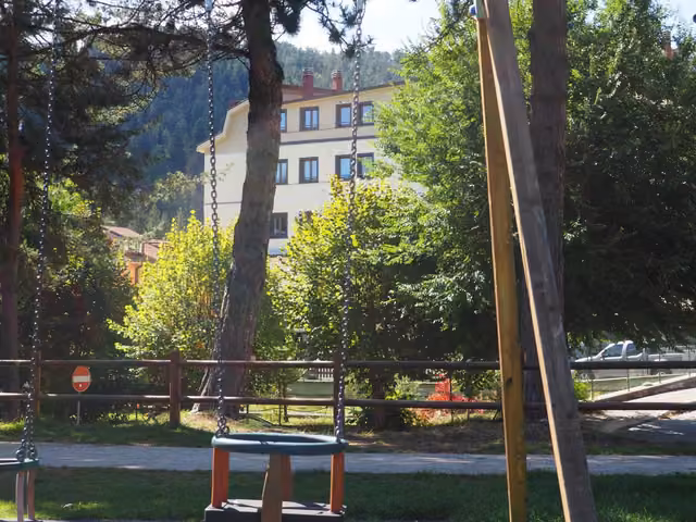 Giardino e spazi esterni dell'edificio degli appartamenti I Narcisi a Roccaraso